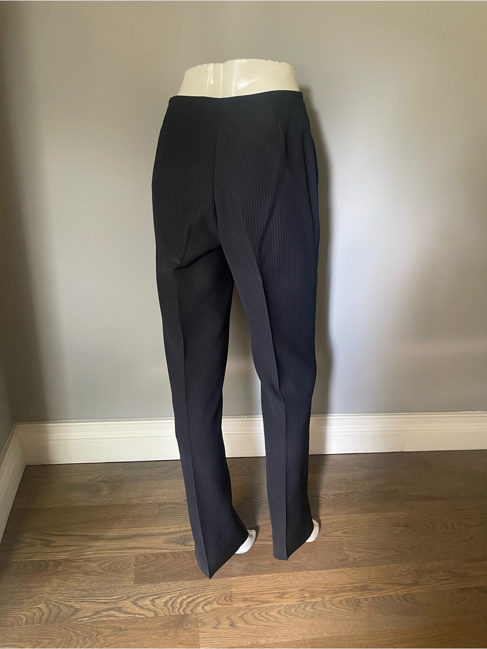 Tahari Arthur S Levine Dark Blue Pinstripe-Lined Women's Blazer Size 6 - Picture 7 of 13